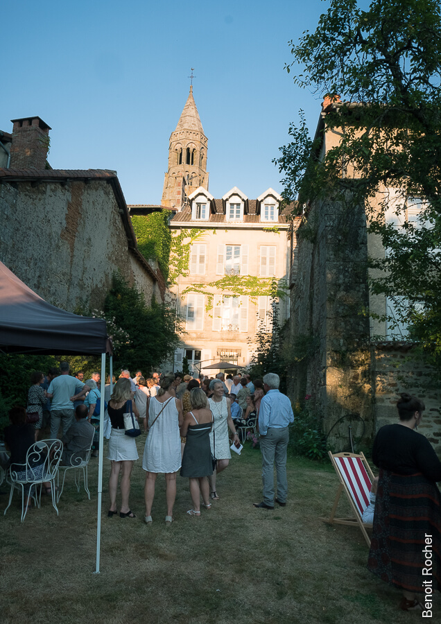 Vue de la collegiale - Vernissage exposition factory 87 jardin des lys aout 2018